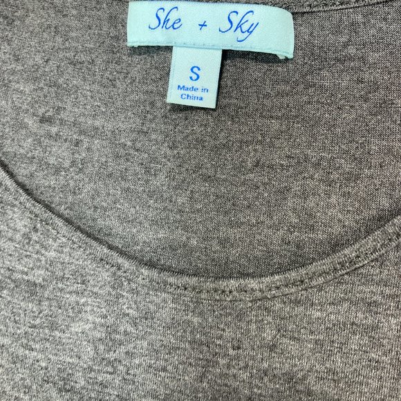 She & Sky Gray Short Sleeve Cold Shoulder Dress Size Small Soft Knee length - Picture 2 of 7